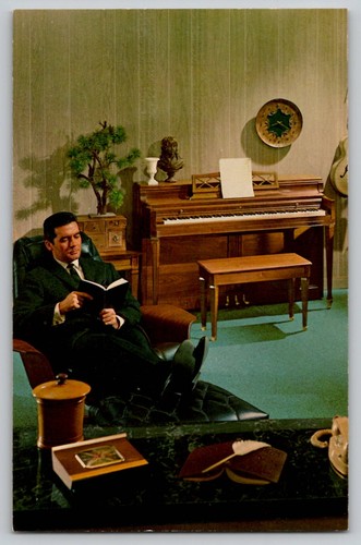 Wurlitzer 2420 spinet piano - wurlitzer,