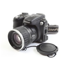 Fujifilm FinePix S5600 +