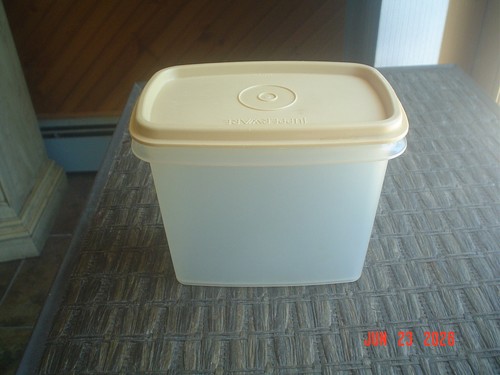 Tupperware vintage 5x4x3 - vintage, in