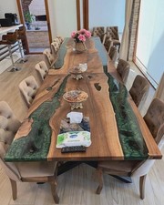 Tavolo da pranzo in resina