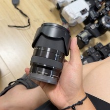 Sony SEL 18-200mm f/3.5-6.3