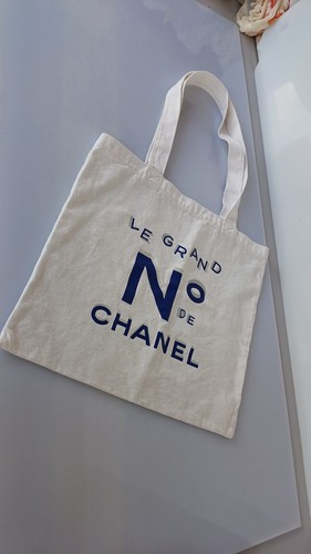 Chanel gift tela - gift,