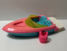 Barbie Ocean Friends Motoscafo 16" con Piattaforma Pieghevole con Gilet di Salvataggio