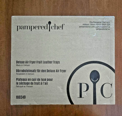 Pampered chef deluxe - pampered,