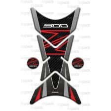 Paraserbatoio rosso/effetto carbonio, mod. "Shark" per kawasaki Z900
