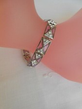 delicato BRACCIALE firmato MONET metallo argentato cristalli e strass