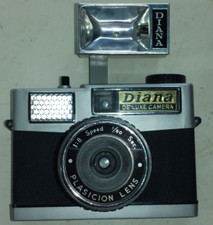 MACCHINA FOTOGRAFICA VINTAGE DIANA DELUXE CAMERA CON FLASH