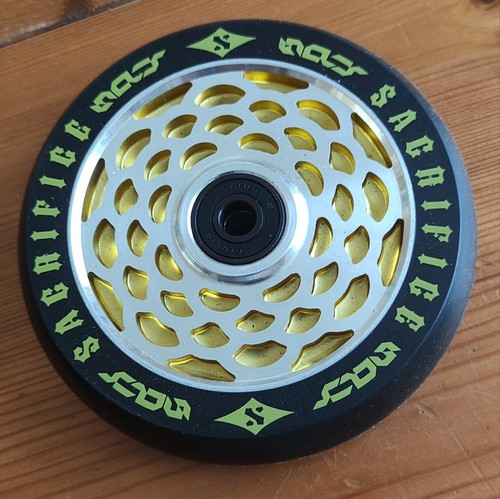 Sacrifice spy peephole ruote - sacrifice,