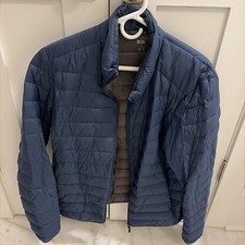 Uniqlo Giubbotto Piumino Ultra Leggero con Cappuccio Uomo Medium Blu Navy Imballabile Gorp