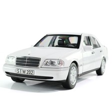 Modellino auto 1:18 C 200 W202