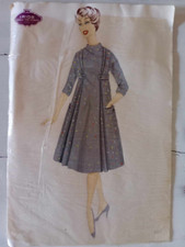 Figurino di moda anni 50-60 disengato e colorato a mano con cartamodello