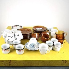 lotto di tazzine e piattini da