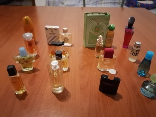Lotto miniature di - , 16