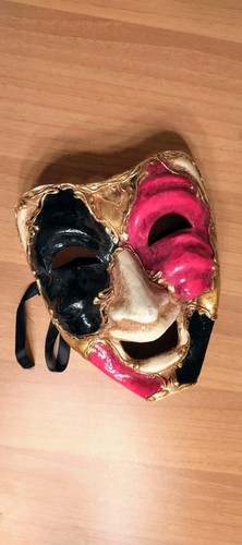 Maschera veneziana cartapesta