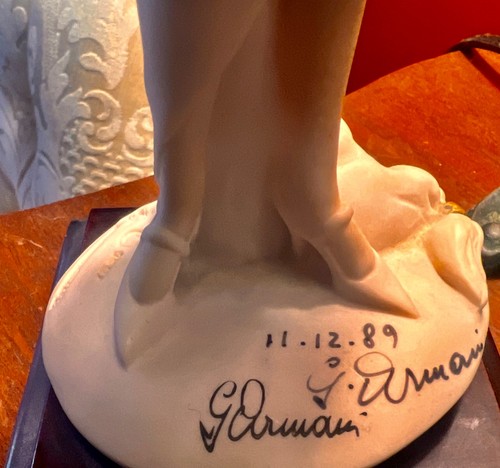 Guiseppe armani hand - hand, signed