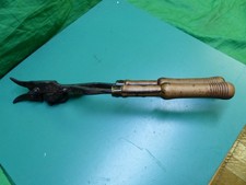 Pinza italiana per tagliare i
