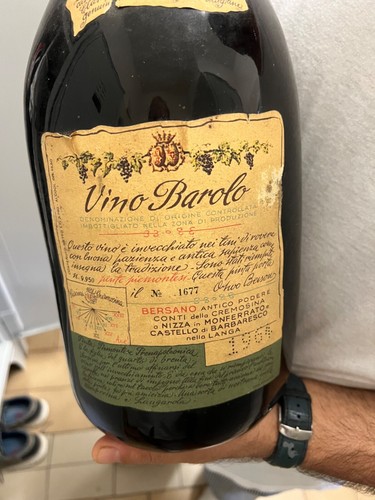 Bottiglia vino barolo magnum - bottiglia,