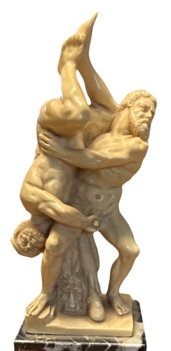 Scultura statuina lottatori
