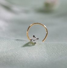 Stud A Naso In Oro 18K Con