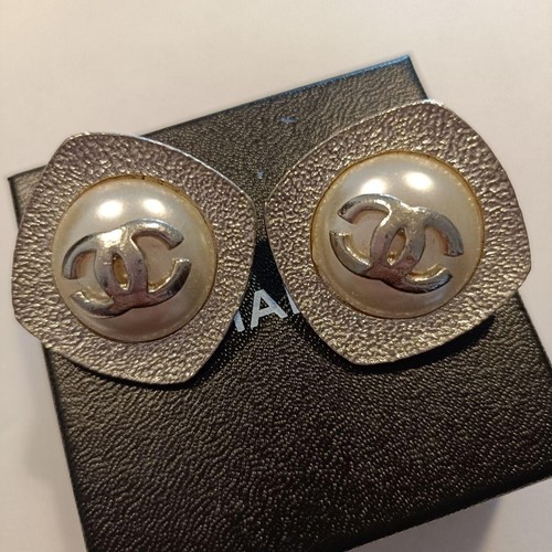 Orecchini perle chanel colore - orecchini,