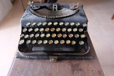 Macchina da scrivere vintage portatile Remington