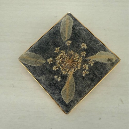 Spilla vintage con fiori