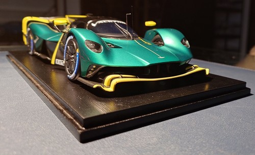 Spark aston martin - martin, valkyrie