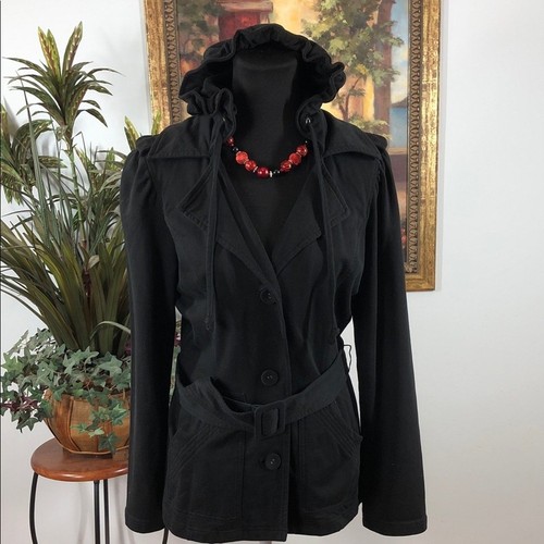 Trench coat nero con cappuccio