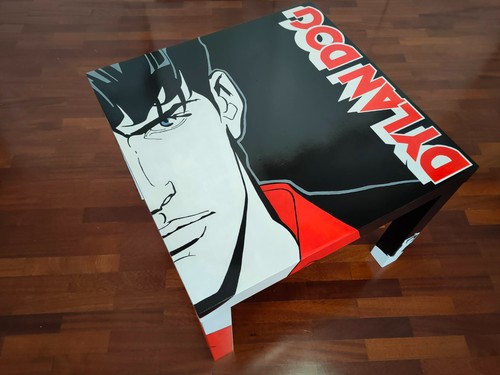 Tavolino fumetto dipinto - fumetto, a