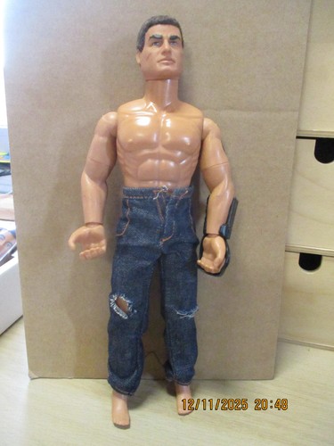 Action man personaggio moderno - man,