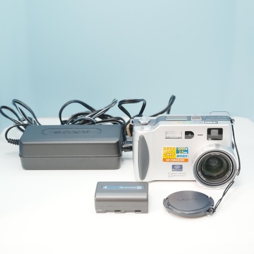 Fotocamera digitale compatta