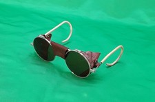 ANCIENNE PAIRE DE LUNETTES
