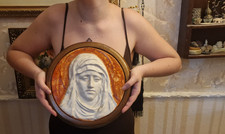 QUADRO SCULTURA RELIGIOSA MADONNA ICONA CERAMICA CORNICE OVALE DI LEGNO XX SEC