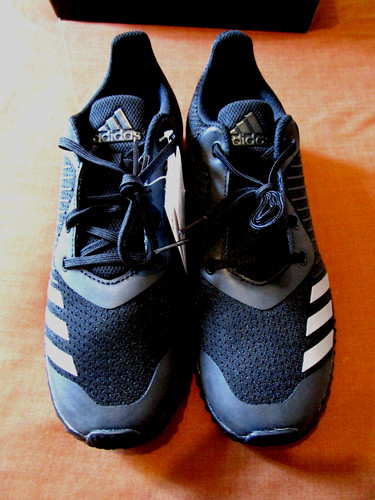 Nuove scarpe ginnastica - scarpe, da