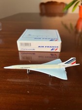 modellino aereo di linea in