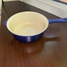 Casseruola in ghisa smaltata blu con coperchio Le Creuset taglia 22