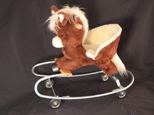 Cavallo a dondolo marrone