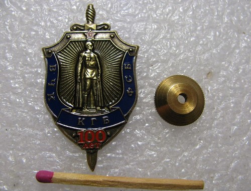 Distintivo spilla vintage 100