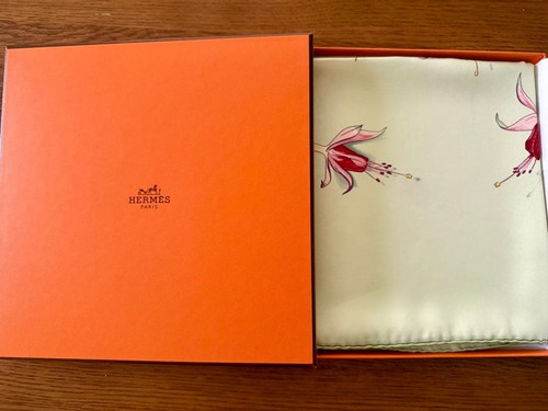 Hermes carr fleurs de - hermes,