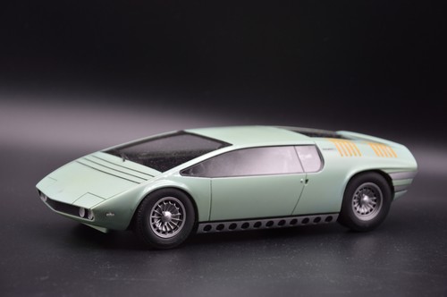 Bizzarrini manta - bizzarrini, 1:18