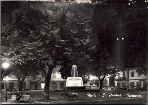 Pavia mede fontana notturno - mede,