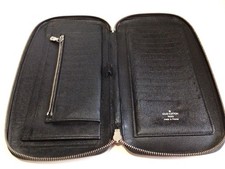 LOUIS VUITTON Men’s TAIGA