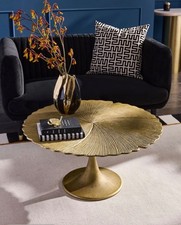 Tavolino da caffè con fiori