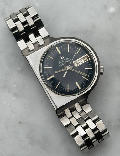 Bulova accutron asymmetric - asymmetric, "d"
