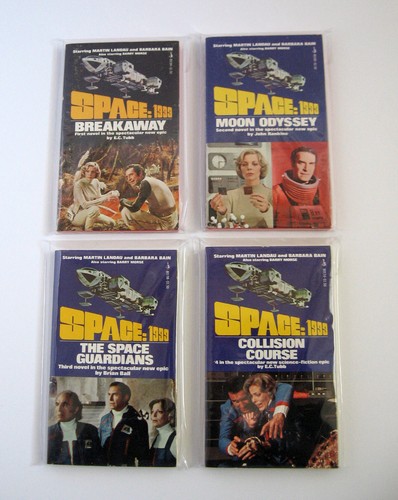Space 1999 tie - space:,