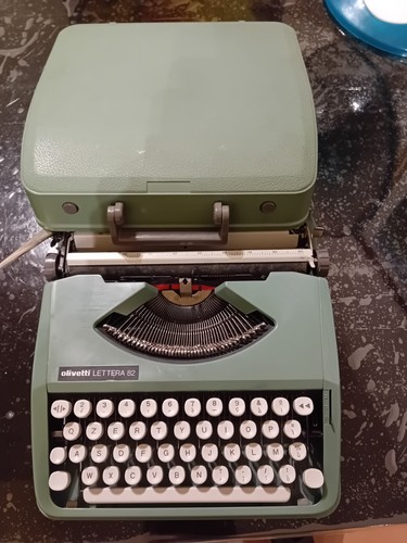 Macchina scrivere portatile - scrivere,