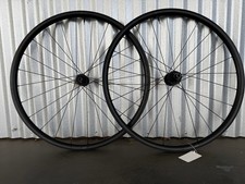 dt swiss wheelset 700c disc