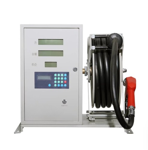 Distributore carburante - di,
