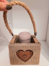 LANTERNA PORTA CANDELA IN LEGNO CON CUORE IN METALLO