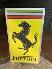Insegna luminosa Ferrari